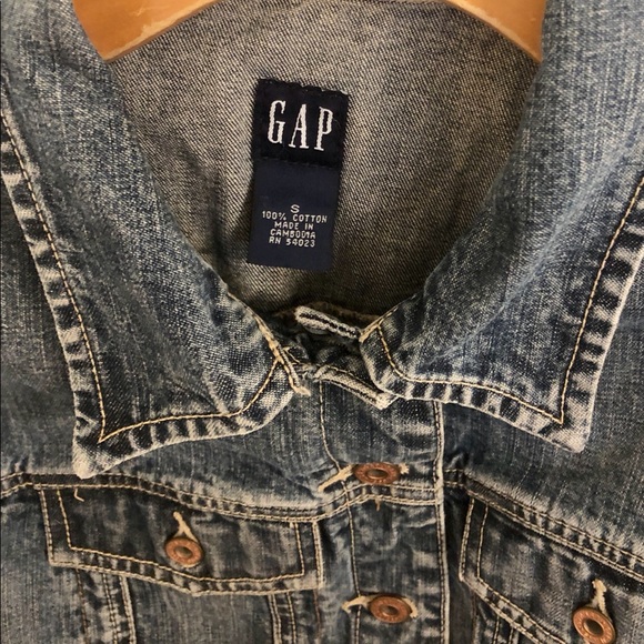 Women’s Gap jean jacket - Picture 3 of 14